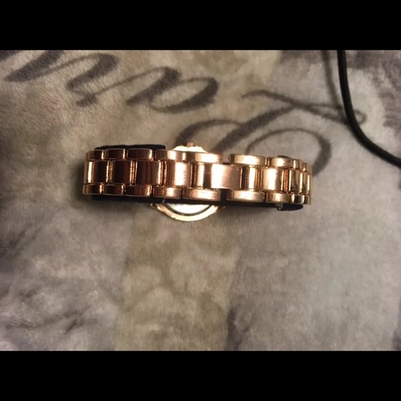 Watch - Picture 2 of 3